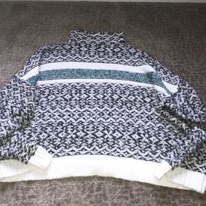 Turtle neck cropped sweater